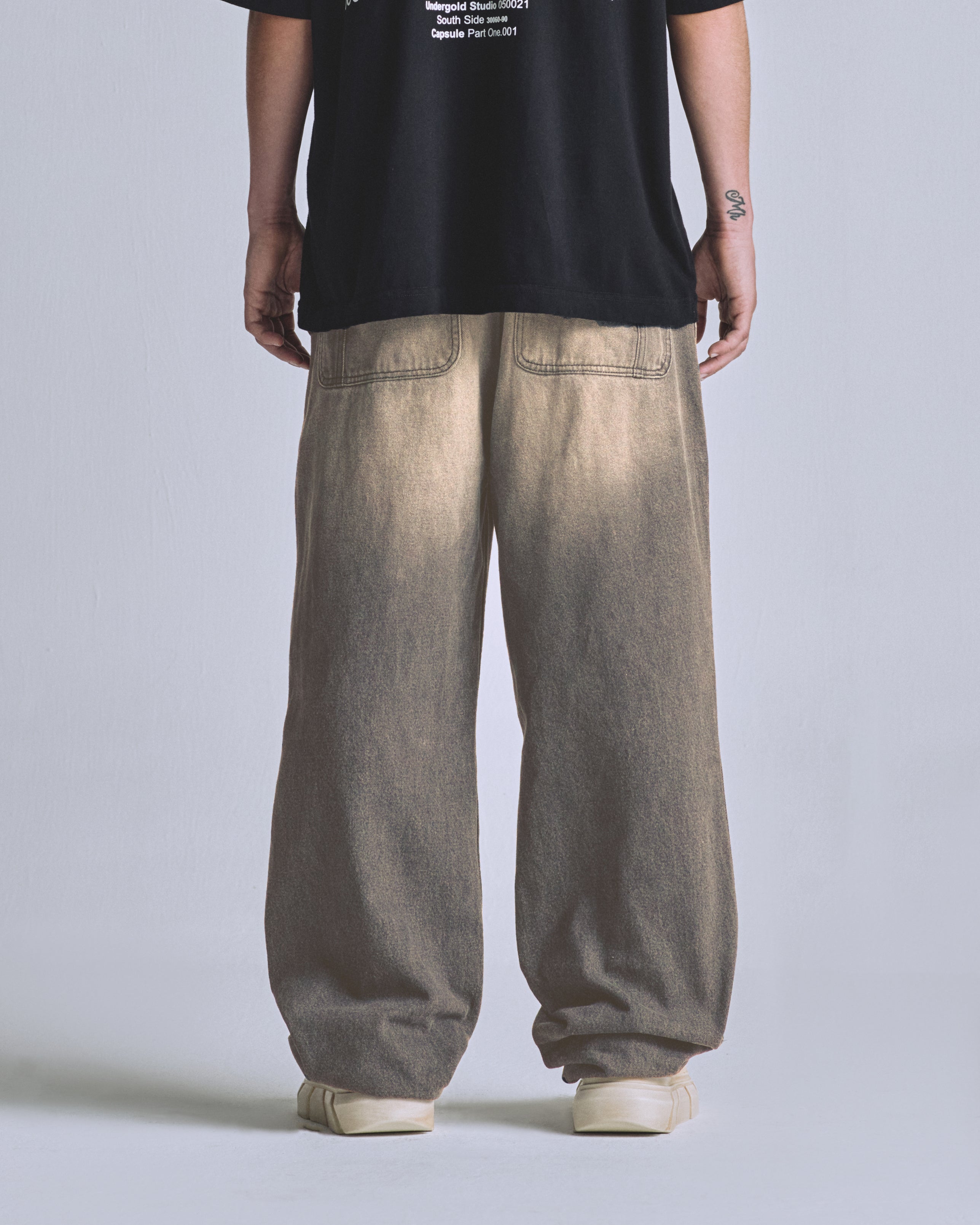 Basics UNDERGOLD Regular Jean Dirty Black