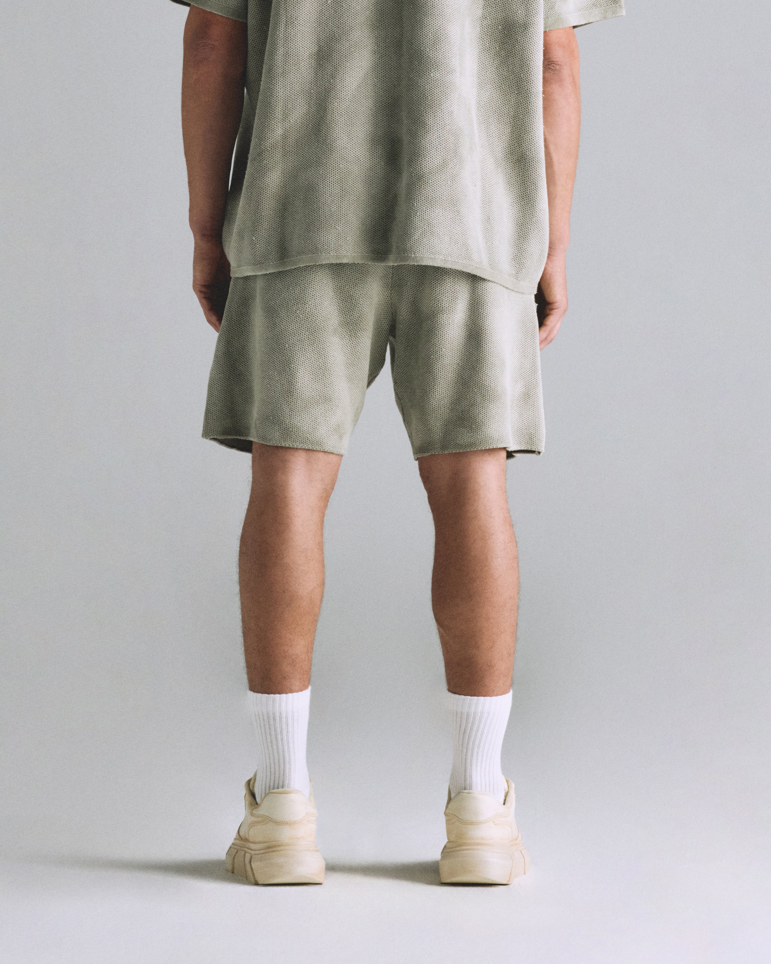 Basics Undergold Studio Knitted Short Aged Green