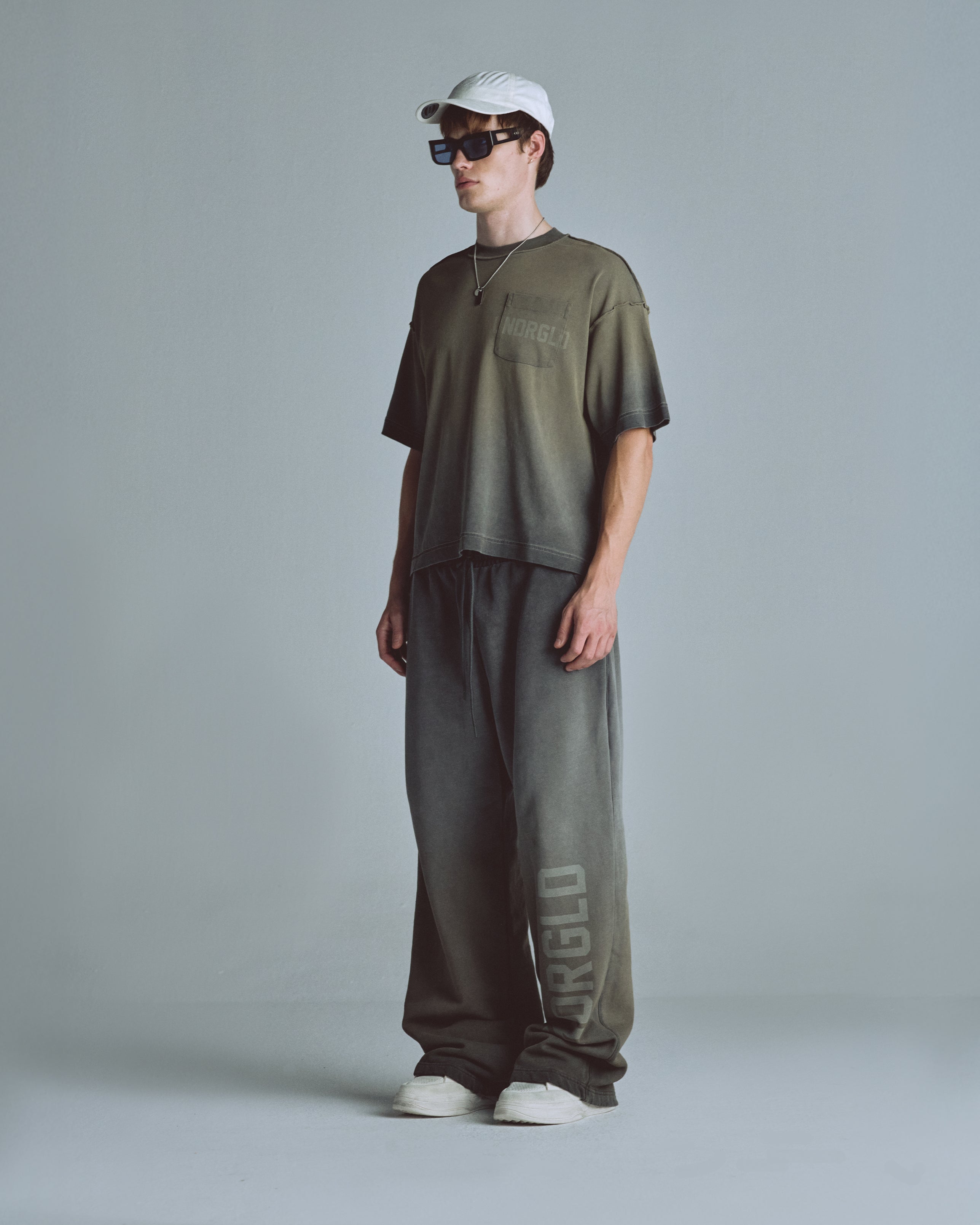 Basics UNDRGLD Boxy Fit Pocket Tshrit Faded Olive