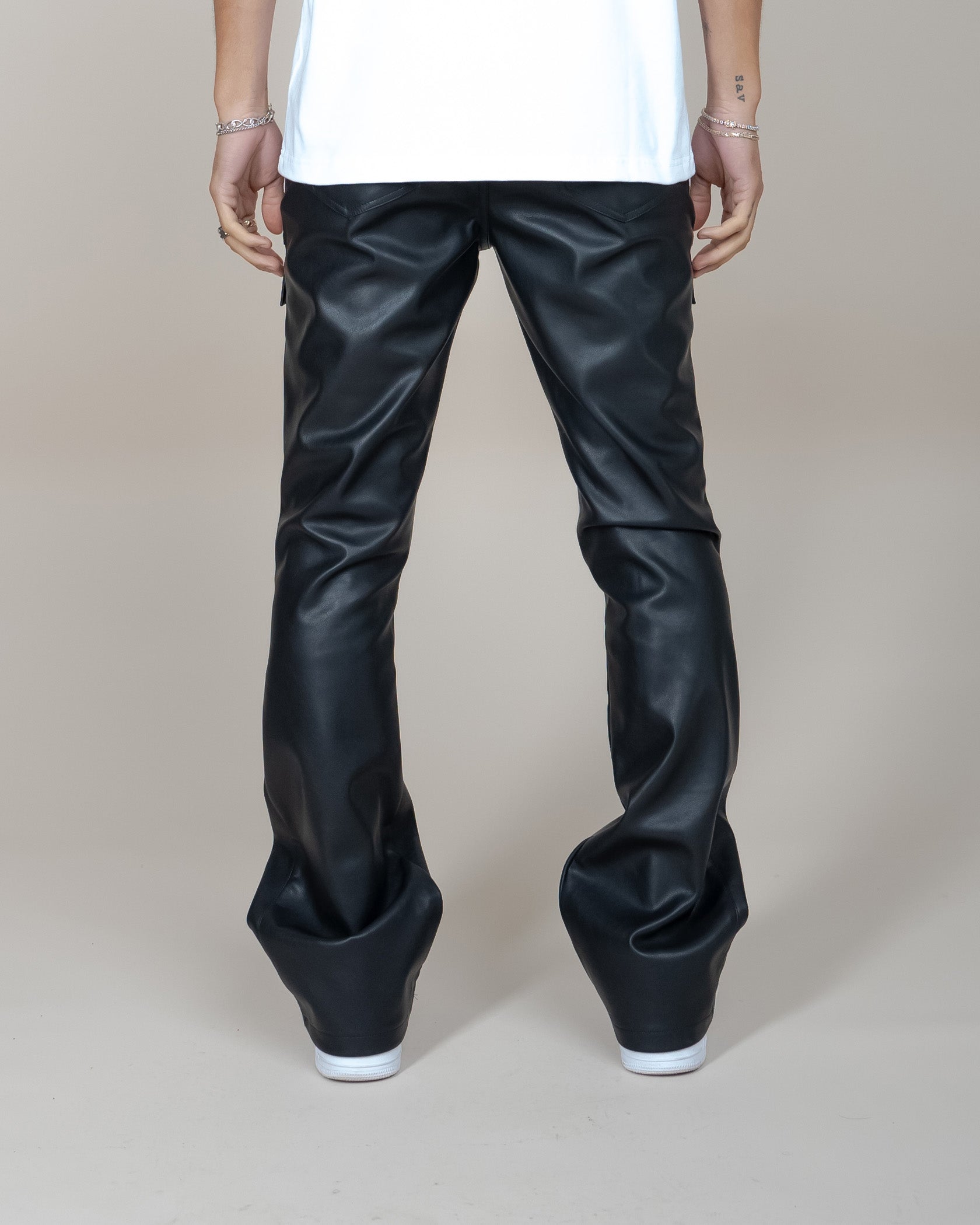 EPTM GALLERY LEATHER FLARE-BLACK