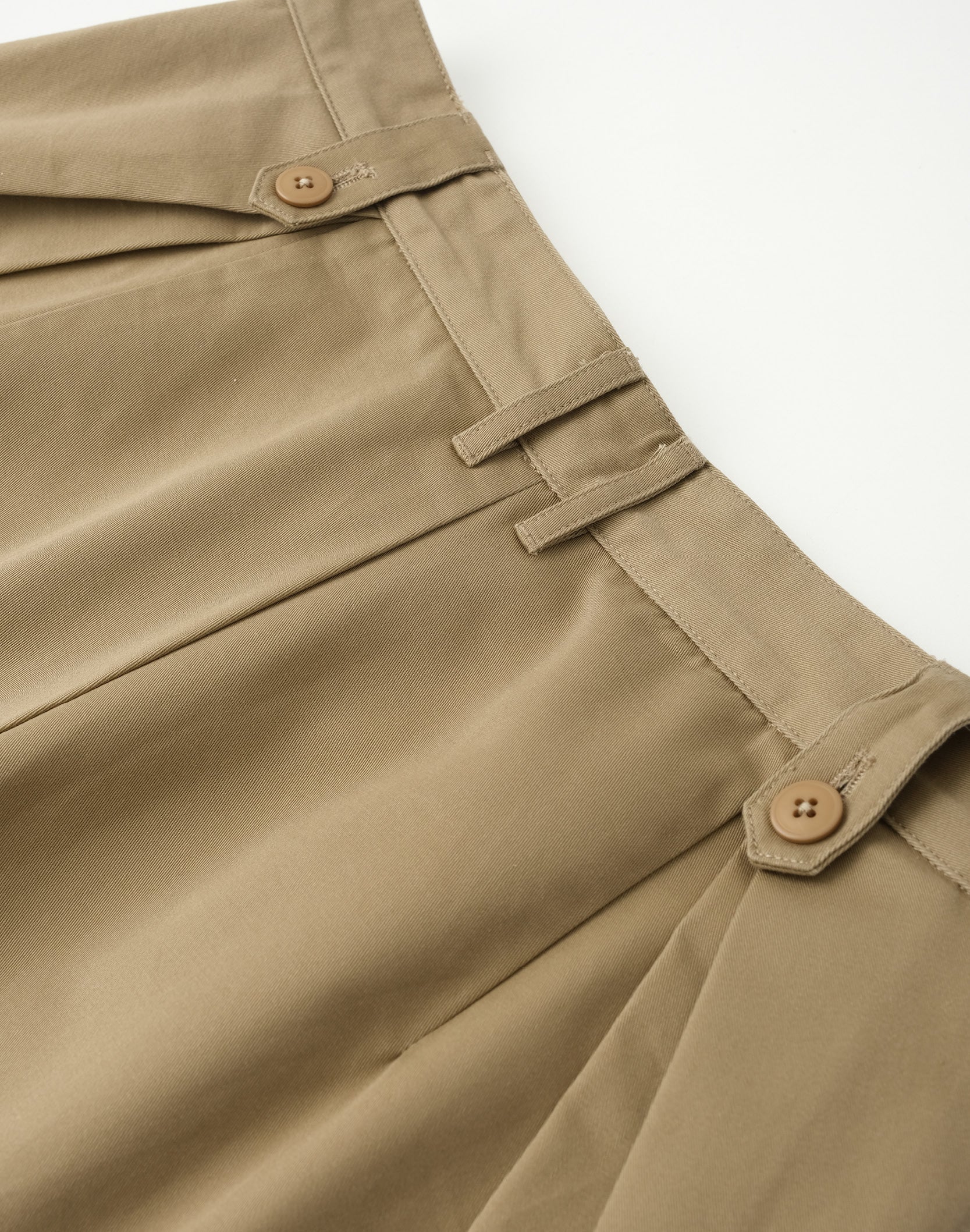 Gemstone Bermuda Shorts in BRN