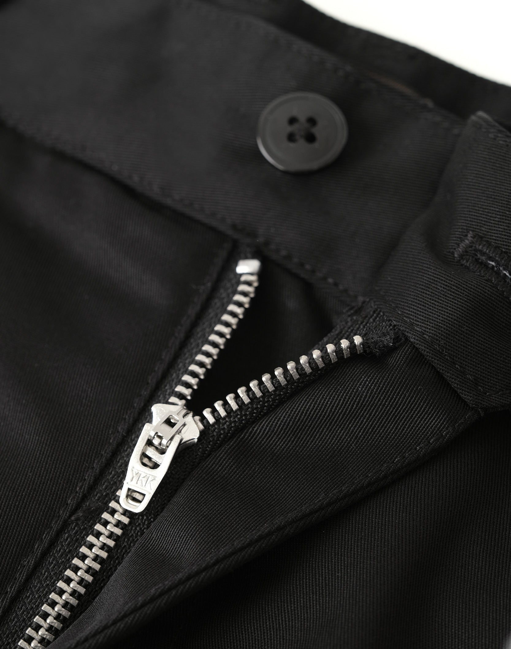 Gemstone Bermuda Shorts in BLK