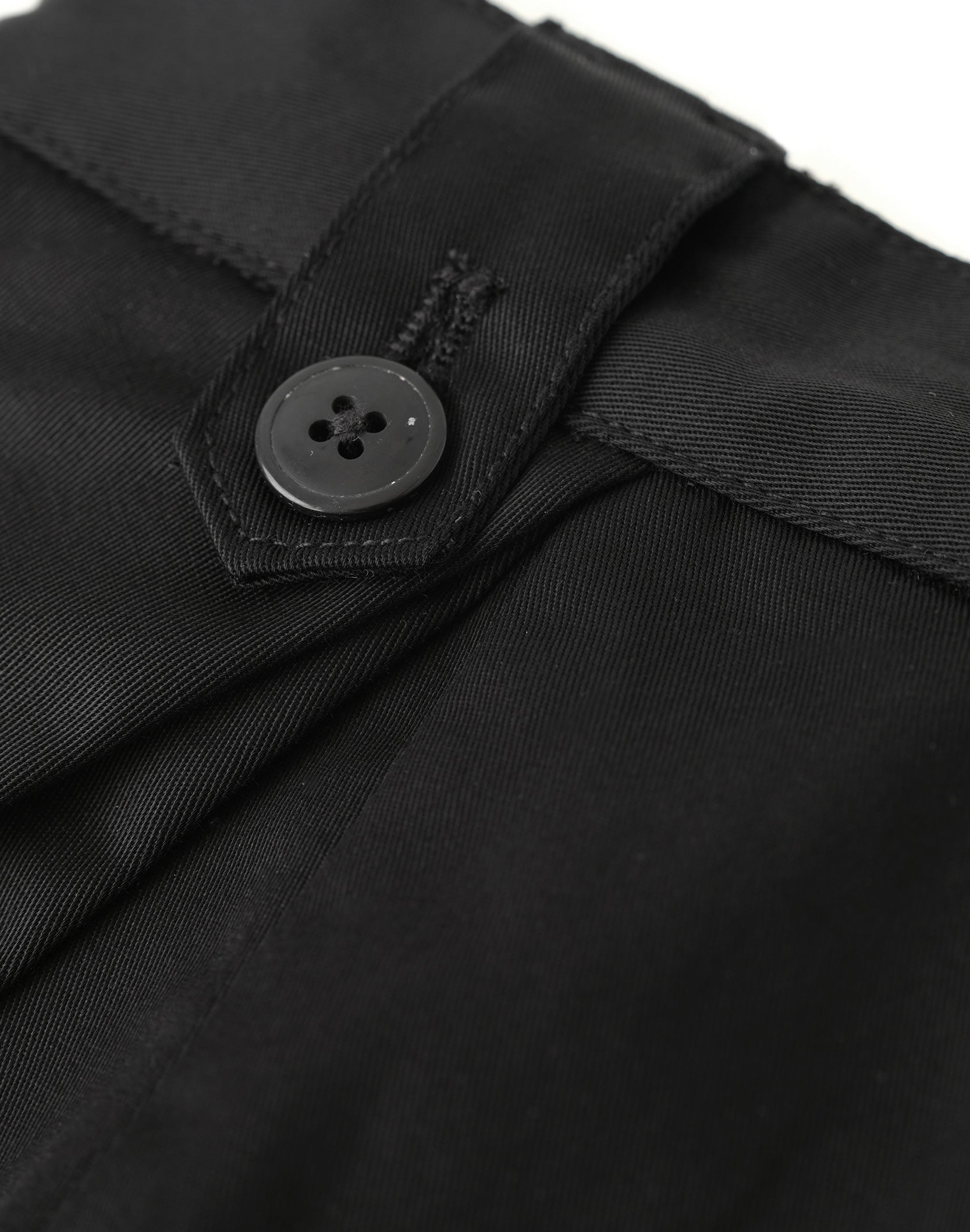 Gemstone Bermuda Shorts in BLK