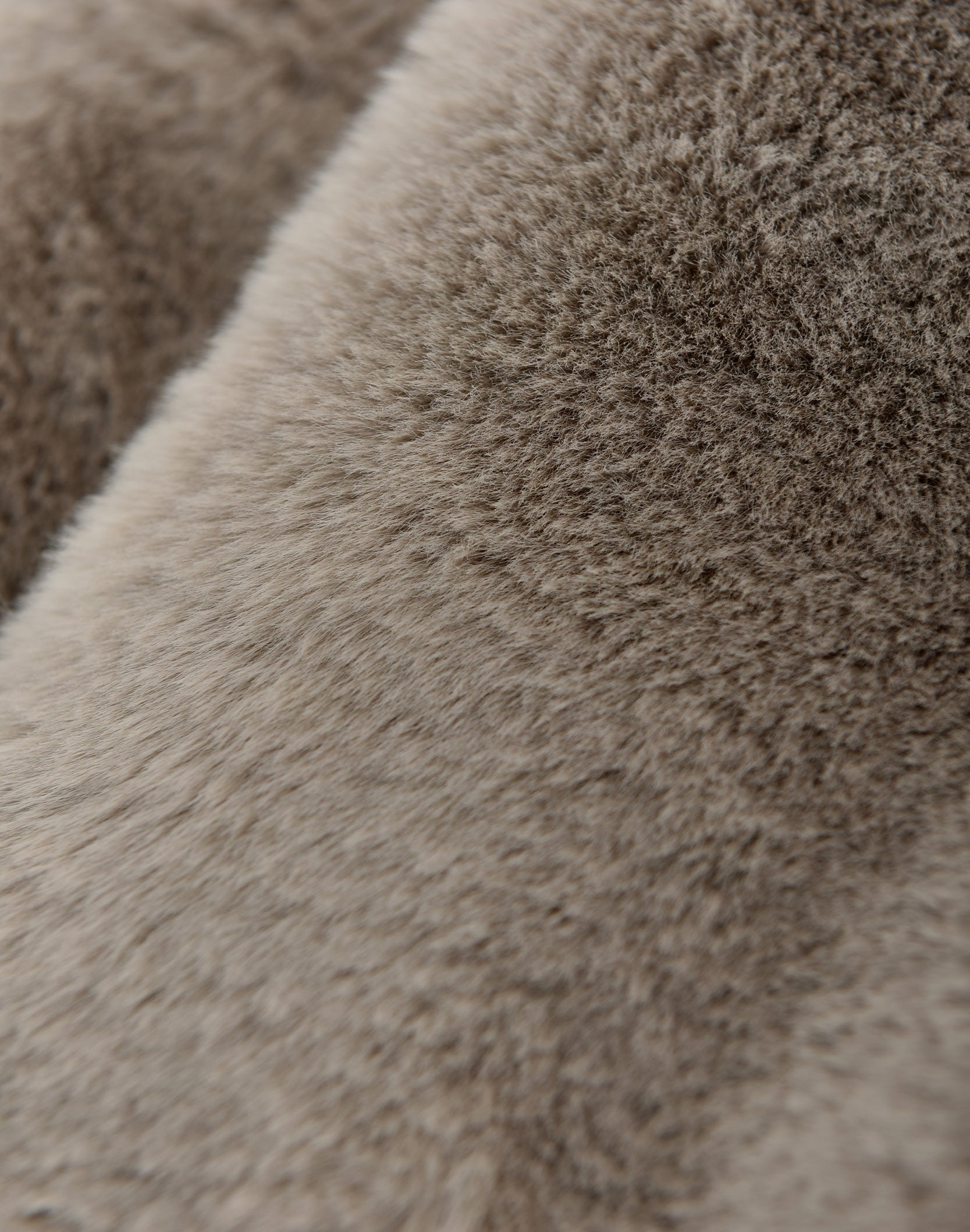 Pearl Fur Patchwork Jeans In BLK