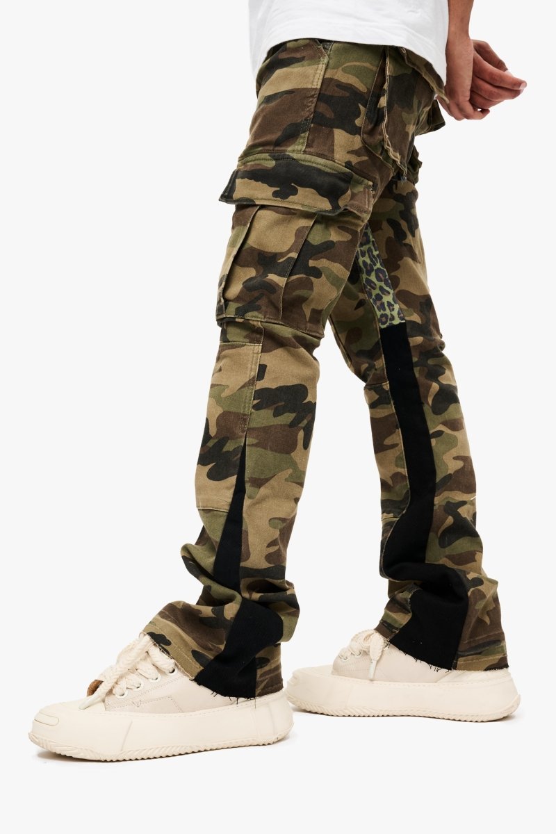 Commander 3.0 Stacked Flare Jean Camo