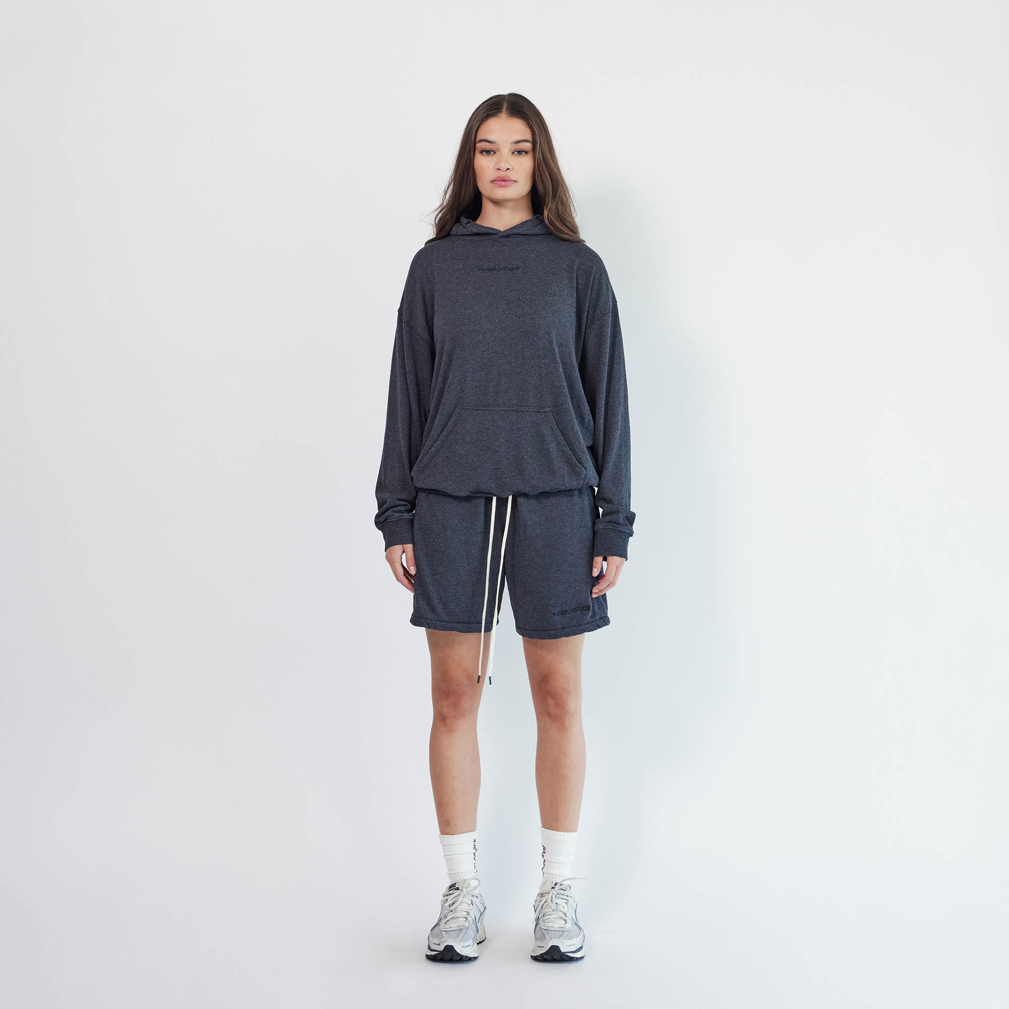 loop terry standard sweatshort / black heather