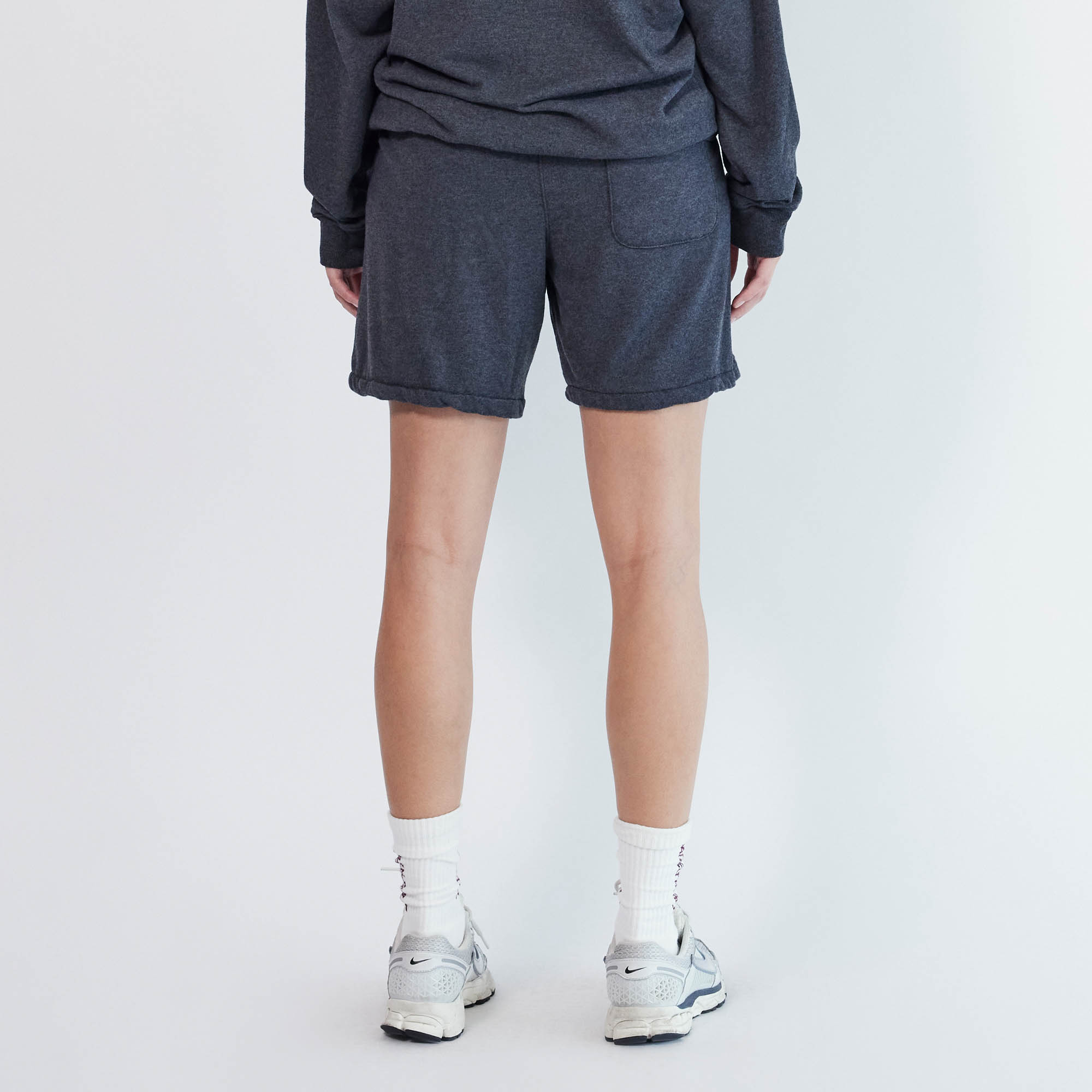 loop terry standard sweatshort / black heather