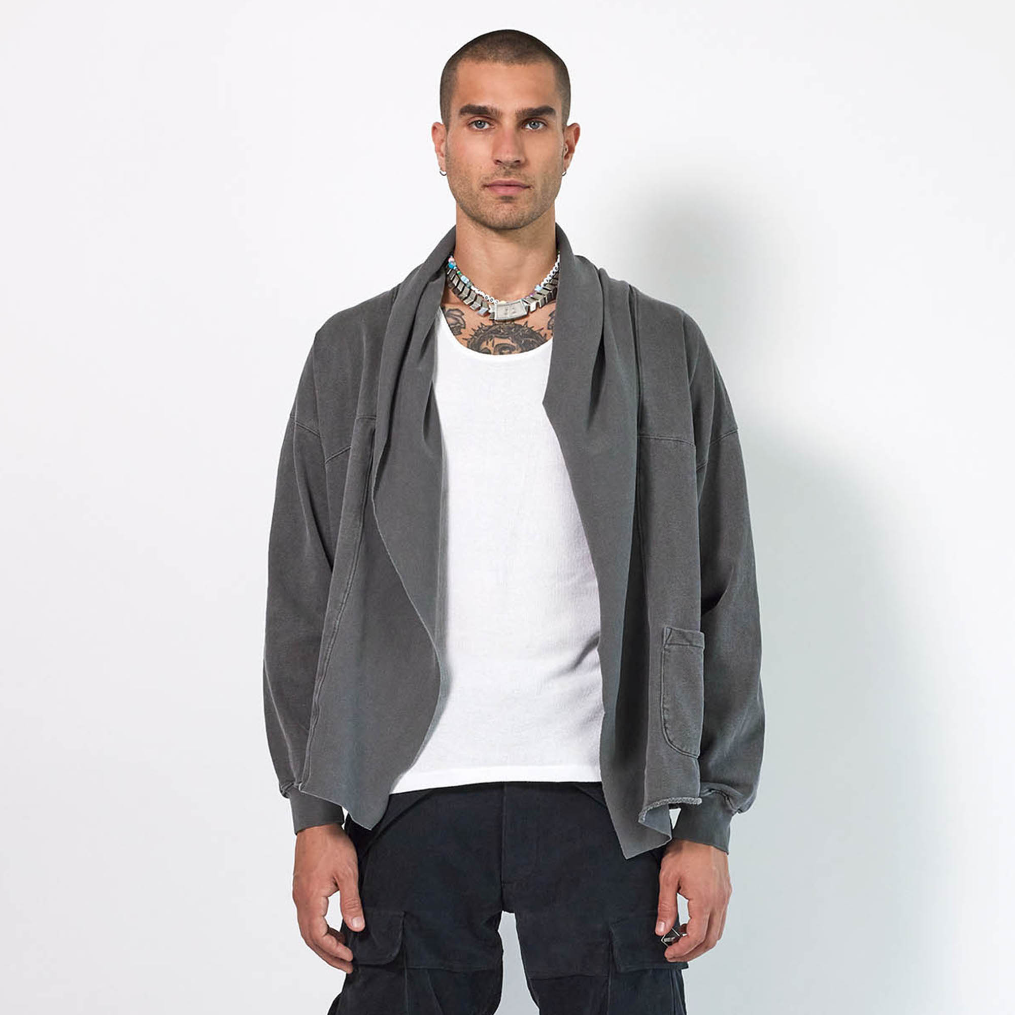 roaming cloak / vintage black