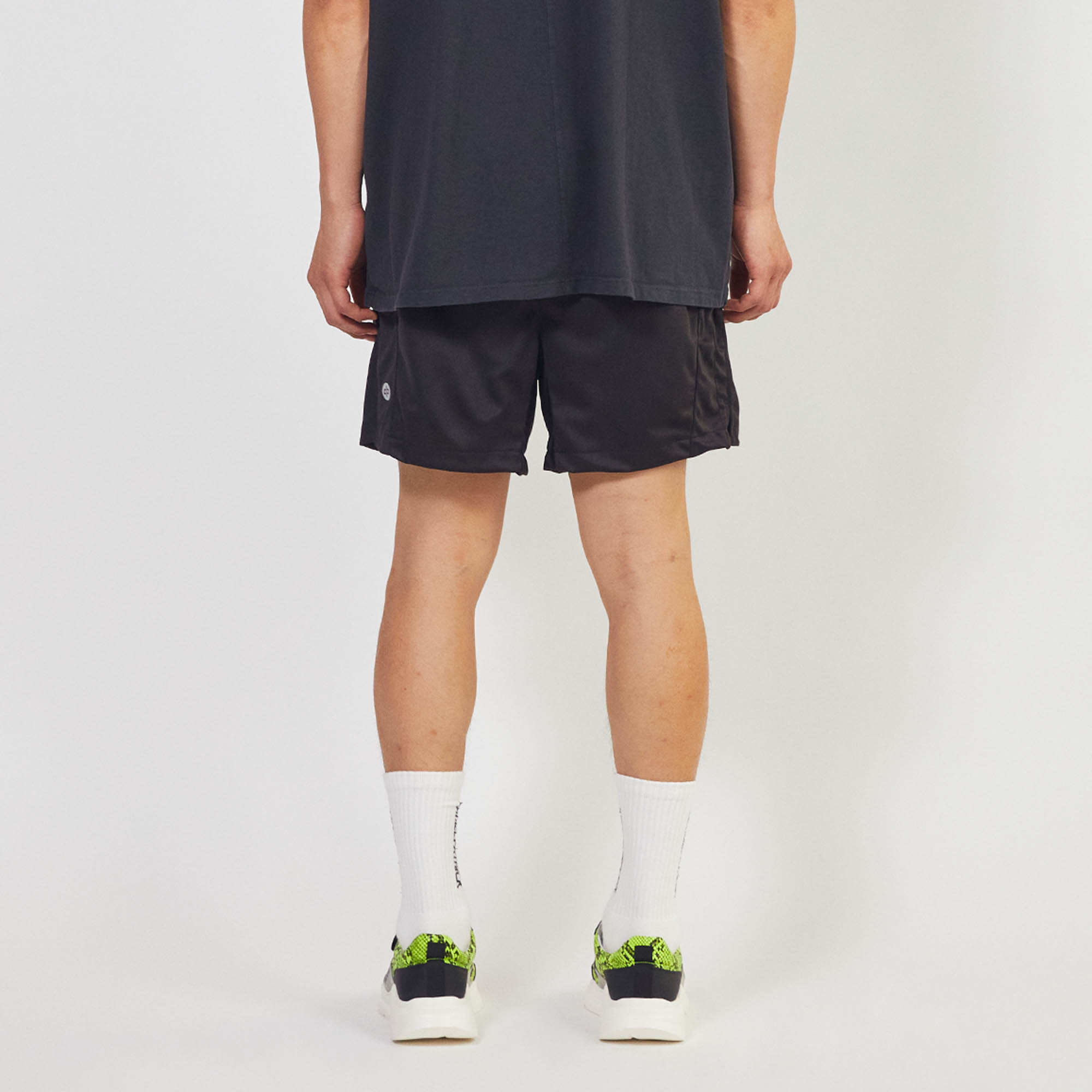 icon 6" run short / black
