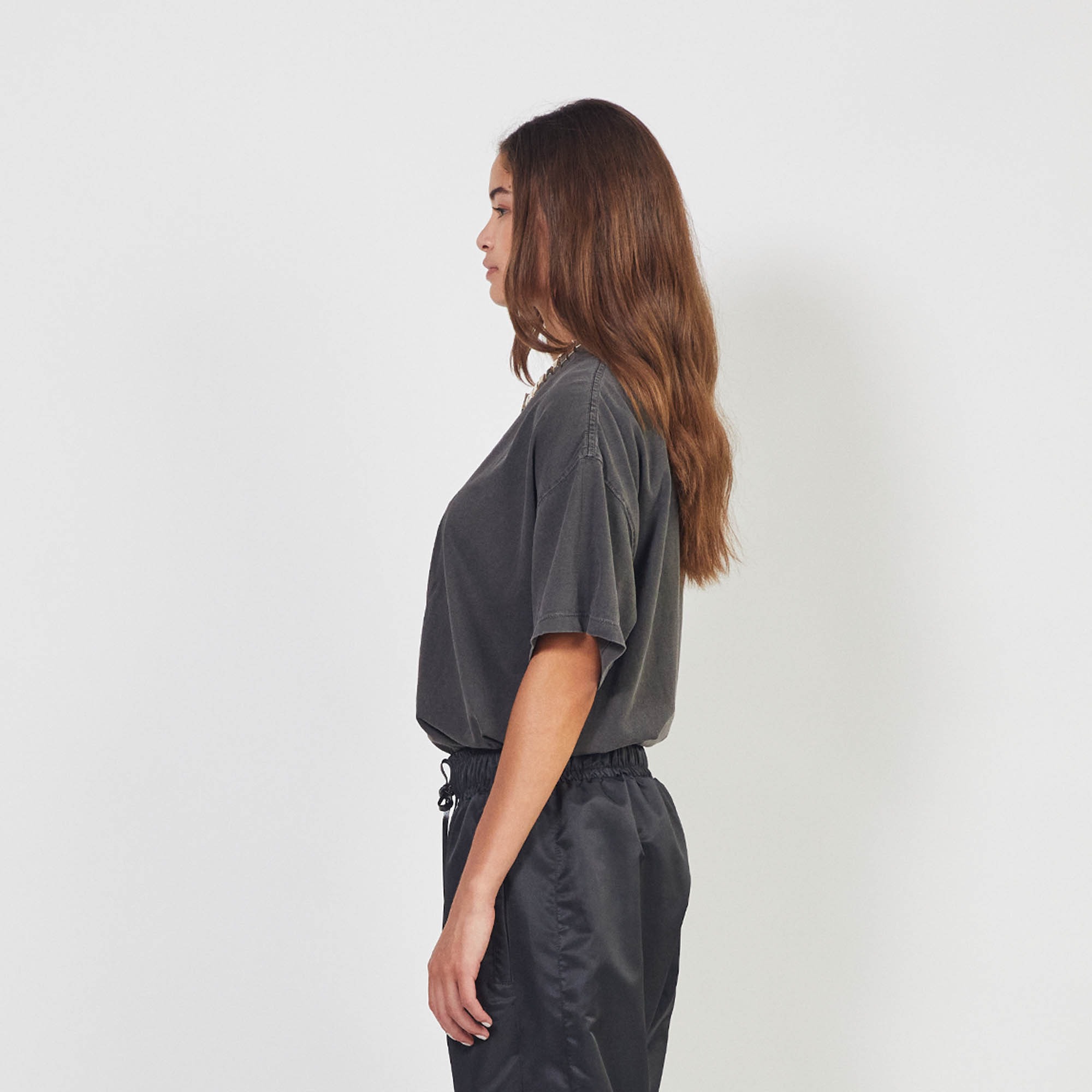 icon tee / vintage black