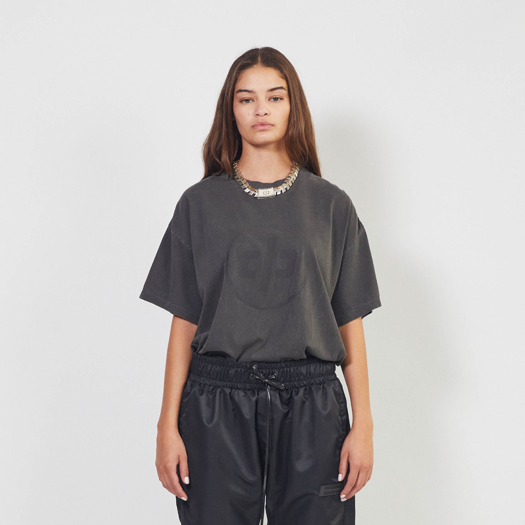 icon tee / vintage black