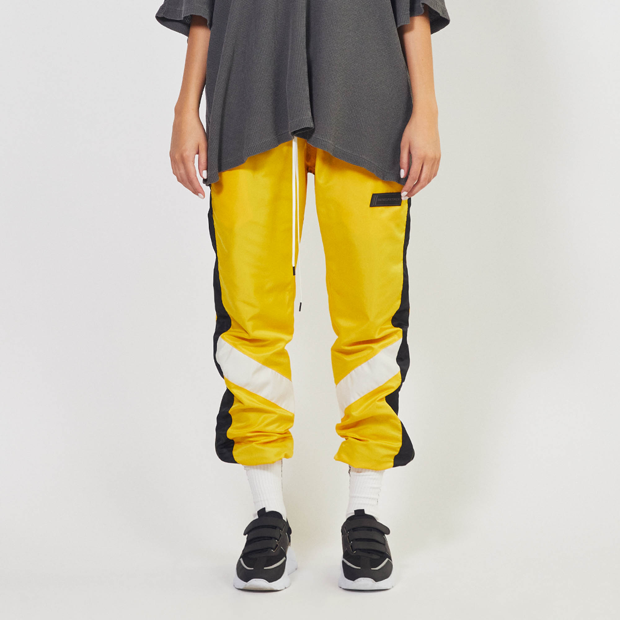 parachute track pant 2.5 / yellow + black + ivory
