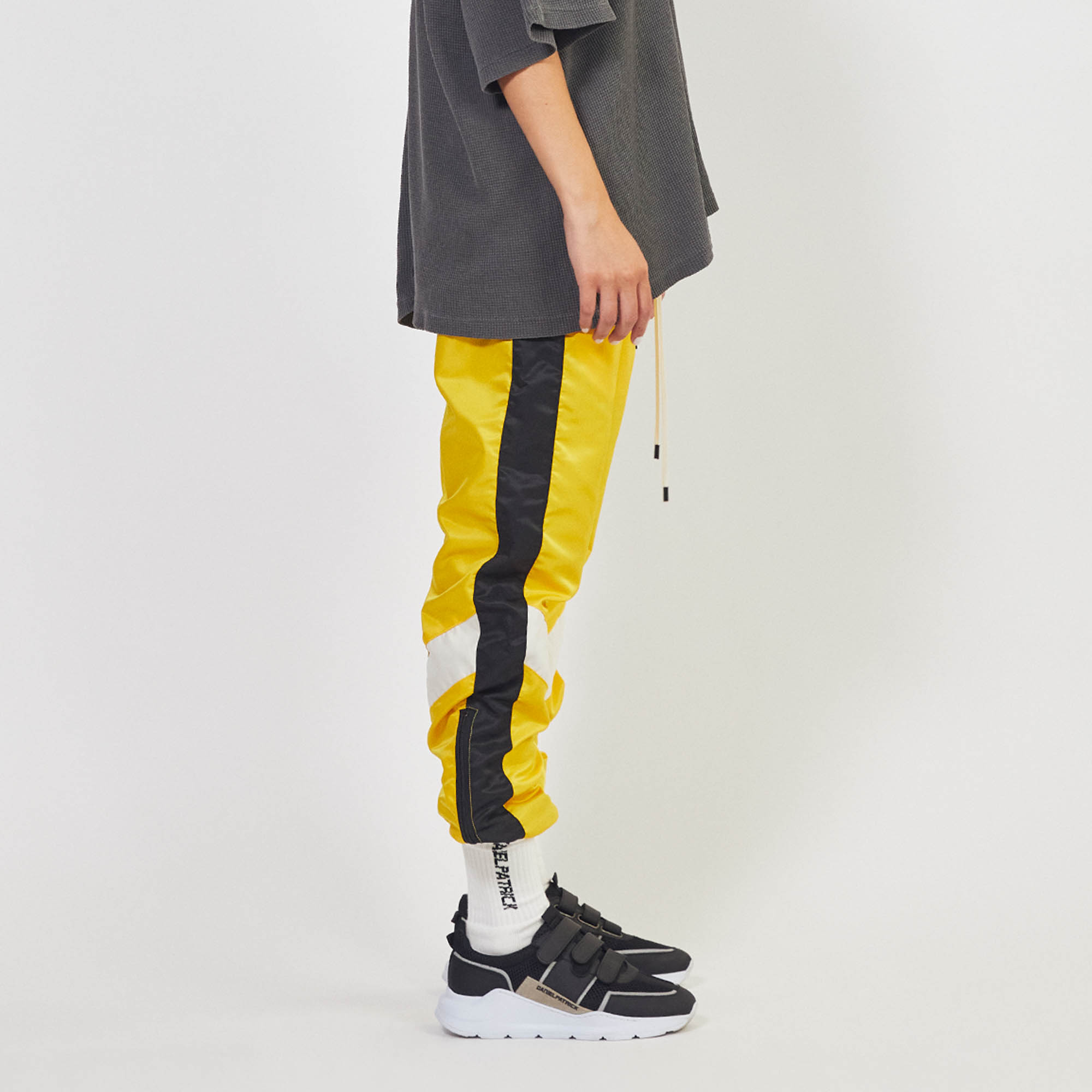 parachute track pant 2.5 / yellow + black + ivory