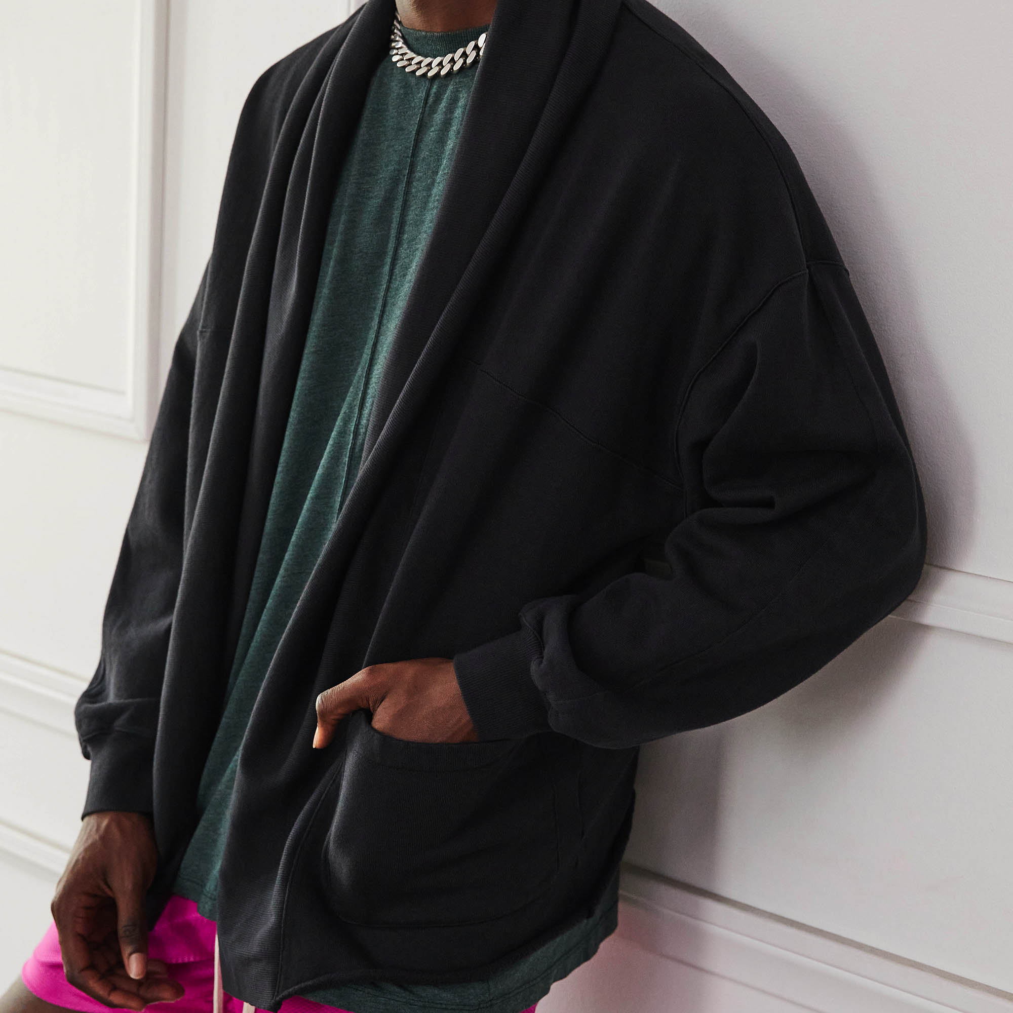 roaming cloak / washed black