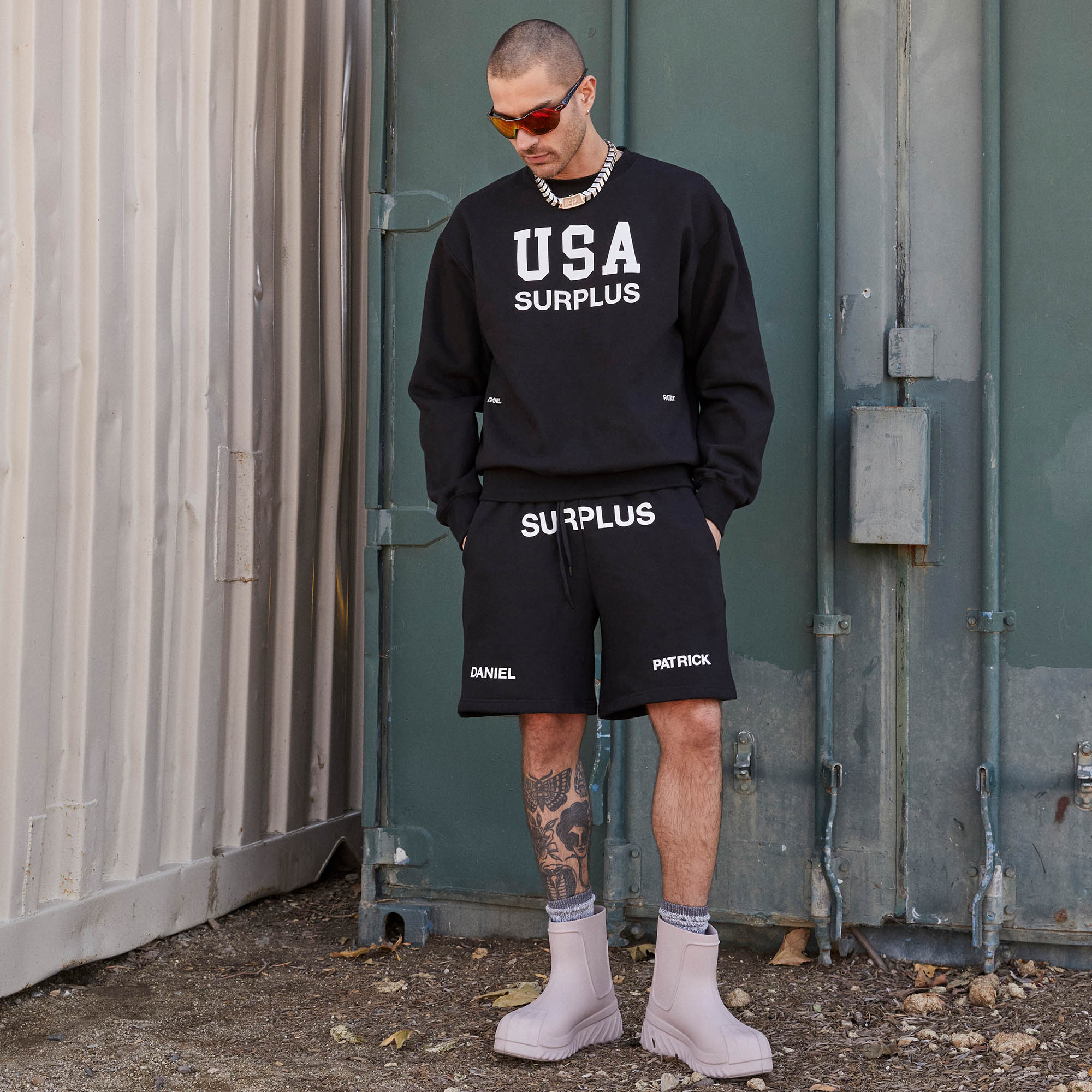 USA surplus crewneck / black + white