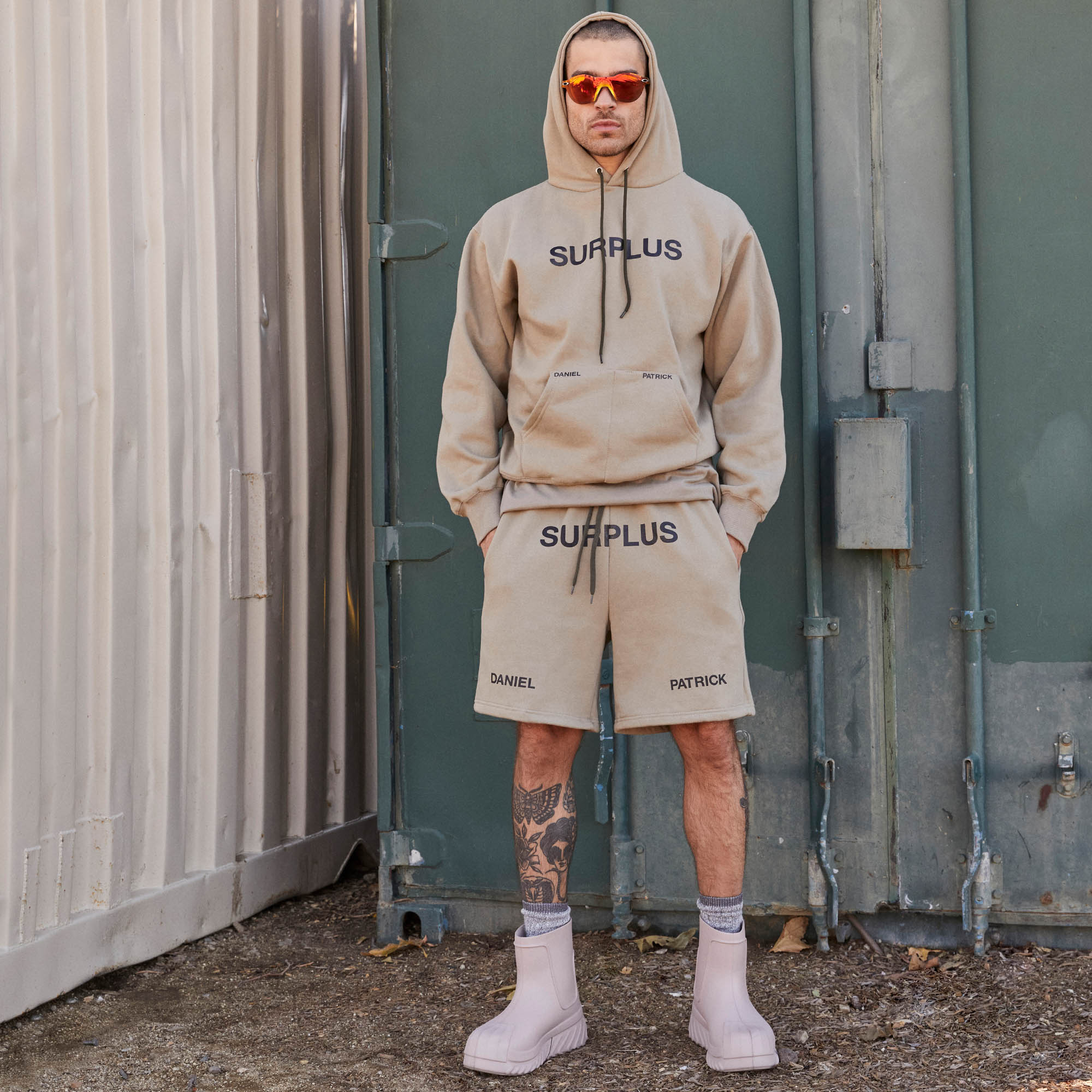surplus logo hoodie / washed olive + black