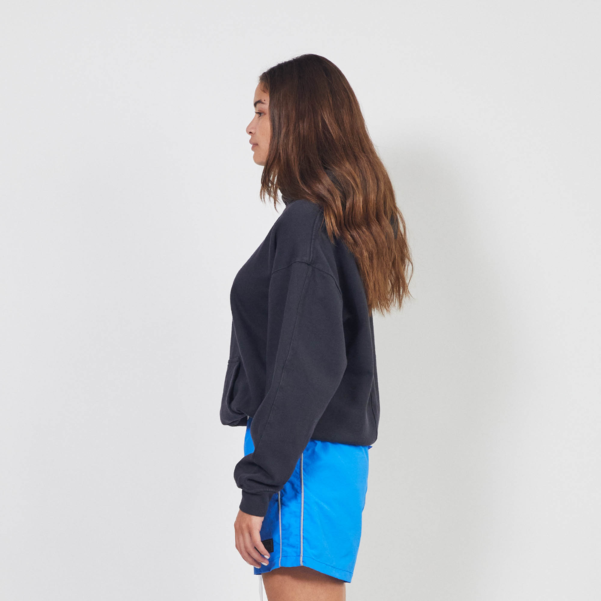 surplus hoodie / washed black