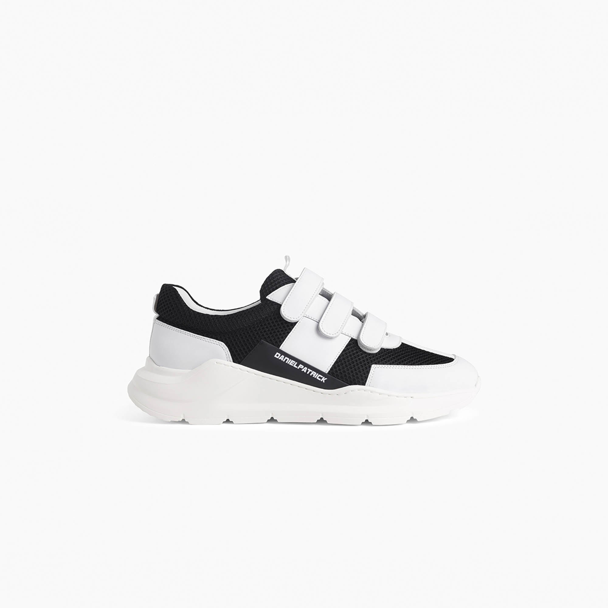 velcro panel runner / white + black + black