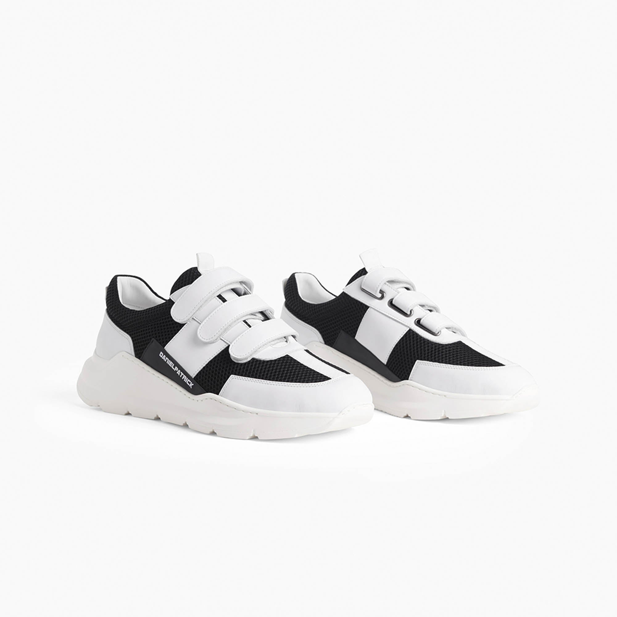 velcro panel runner / white + black + black