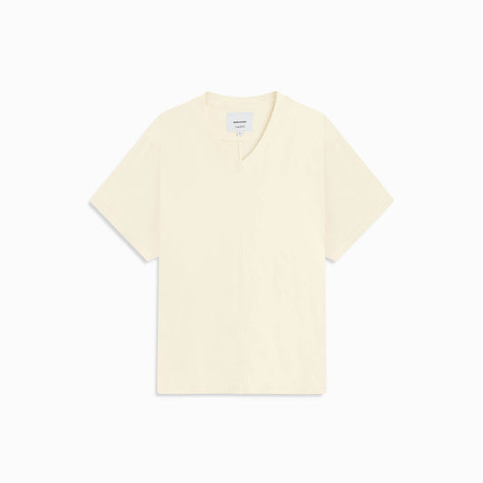 standard v-neck tee / natural