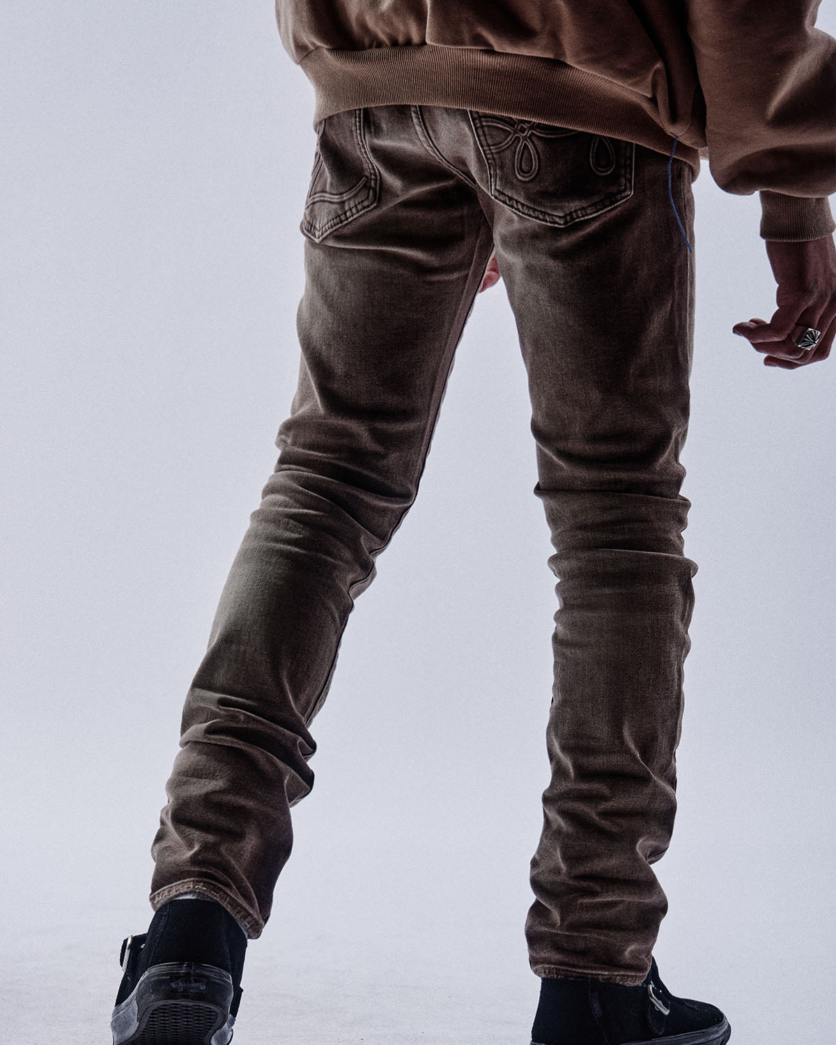 "Rehearsal" Core Denim (Slim) (Brown)