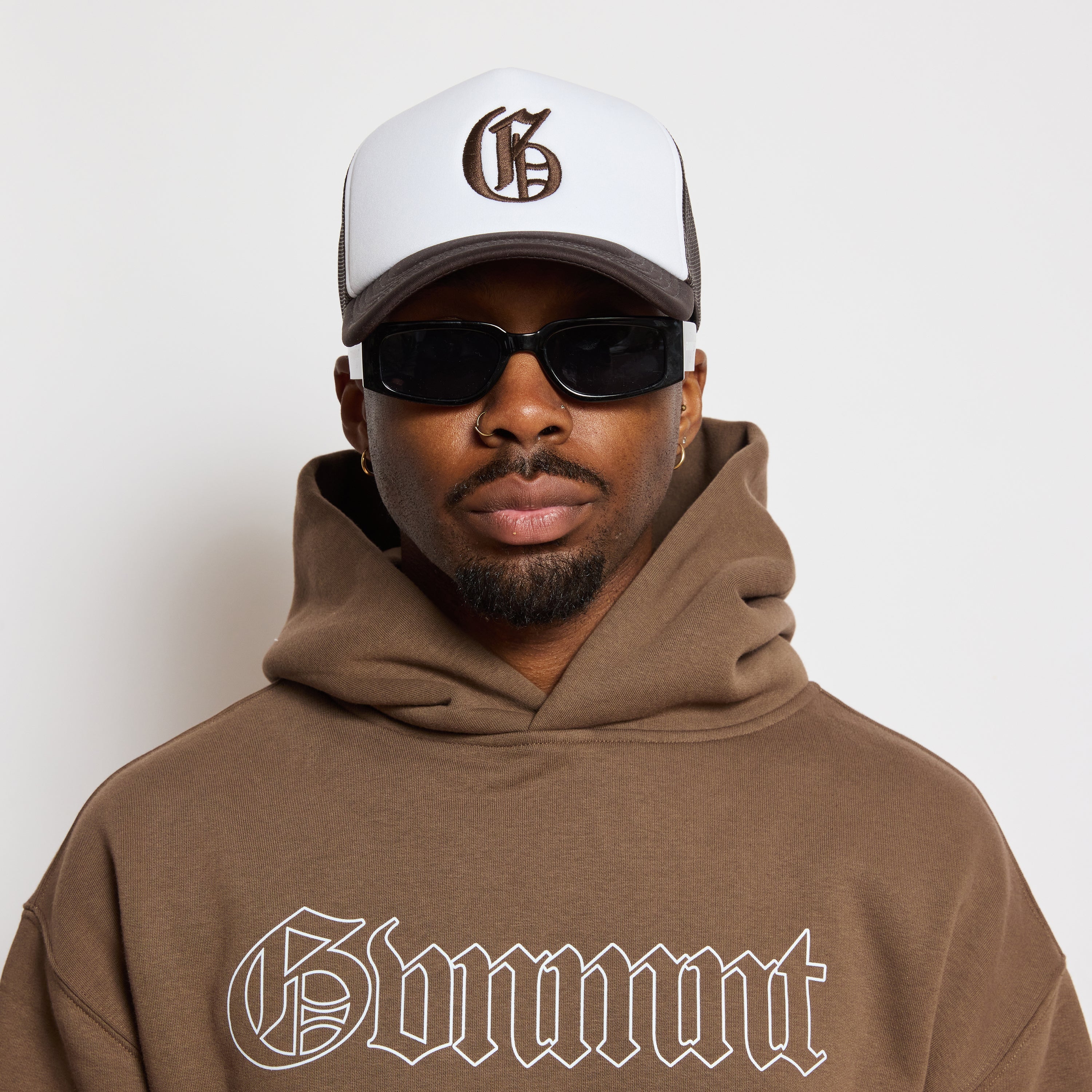 Old English Trucker Cap - Chocolate / White