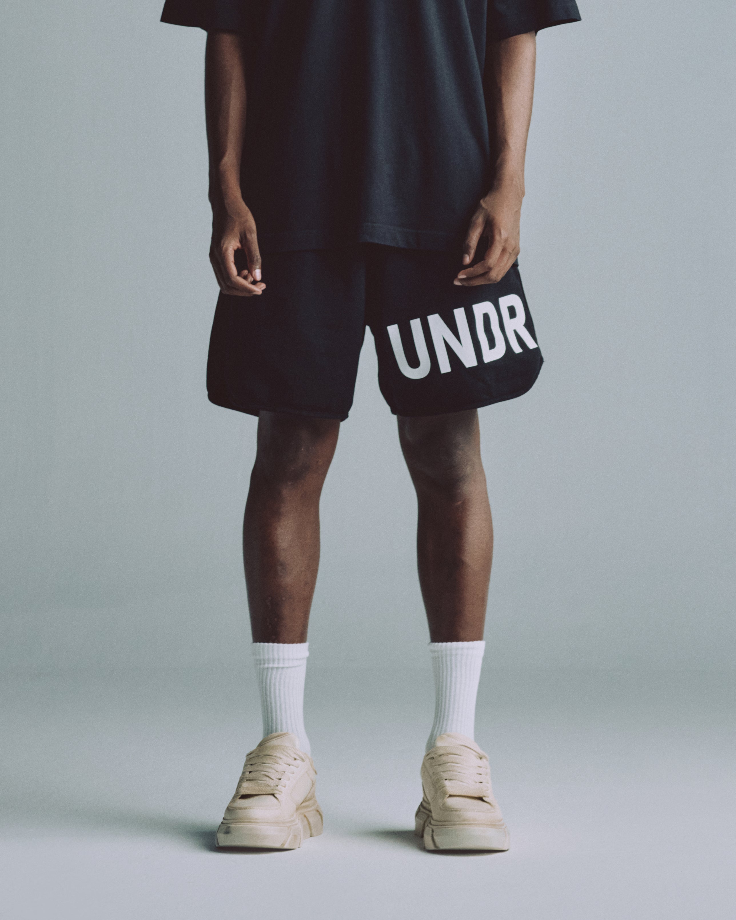 Line UNDRGLD Biased Shorts Black