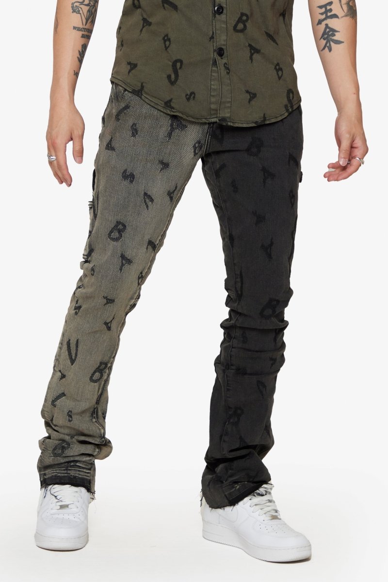 “V-SCRABBLE” STACKED FLARE JEAN LTGREY/MATTE BLACK