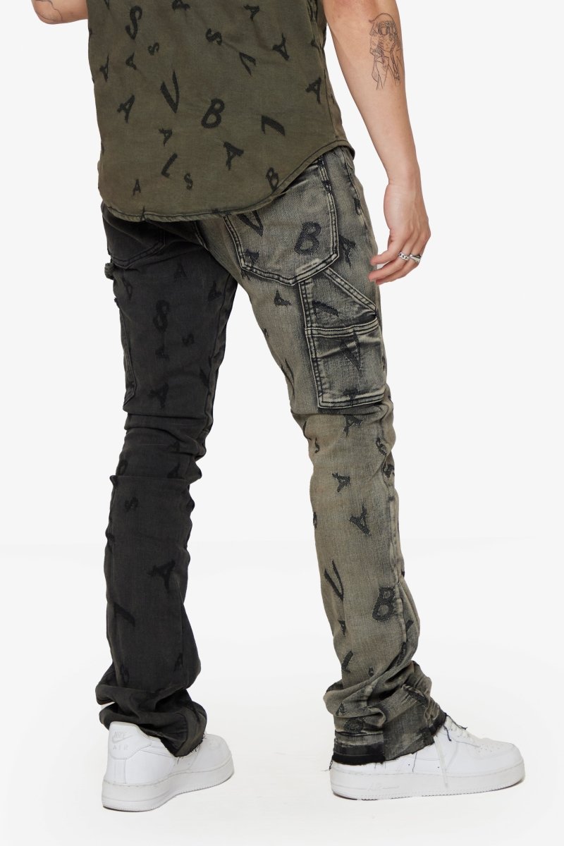 “V-SCRABBLE” STACKED FLARE JEAN LTGREY/MATTE BLACK