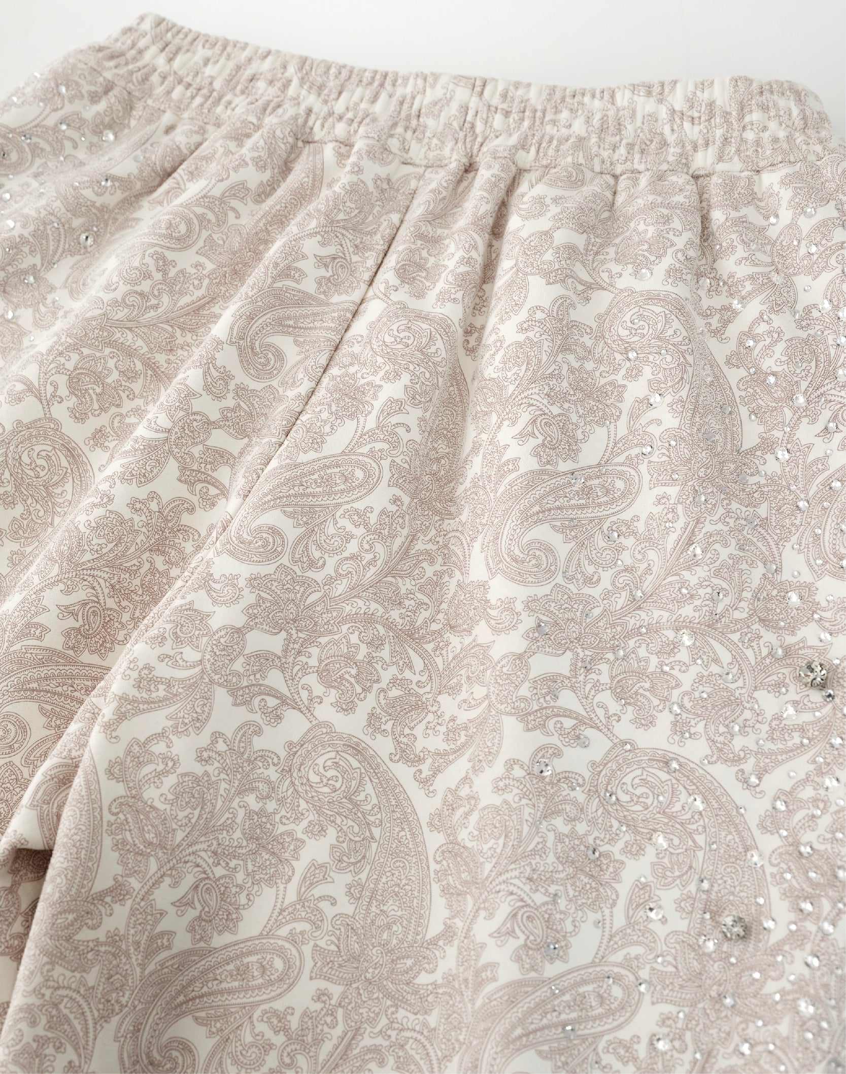 Cashew Blossom Pearl Sweatpants-WHT