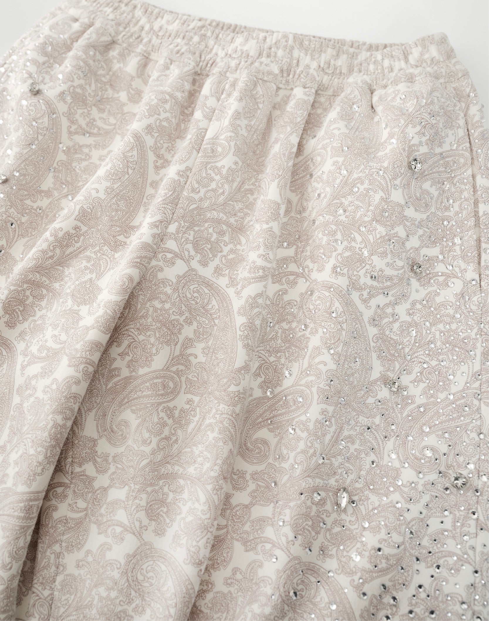 Cashew Blossom Pearl Sweatpants-WHT