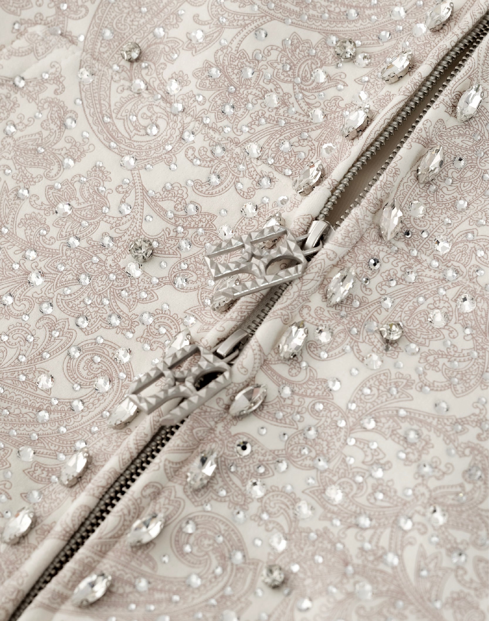 Cashew Blossom Pearl Zipper Hoodie-WHT